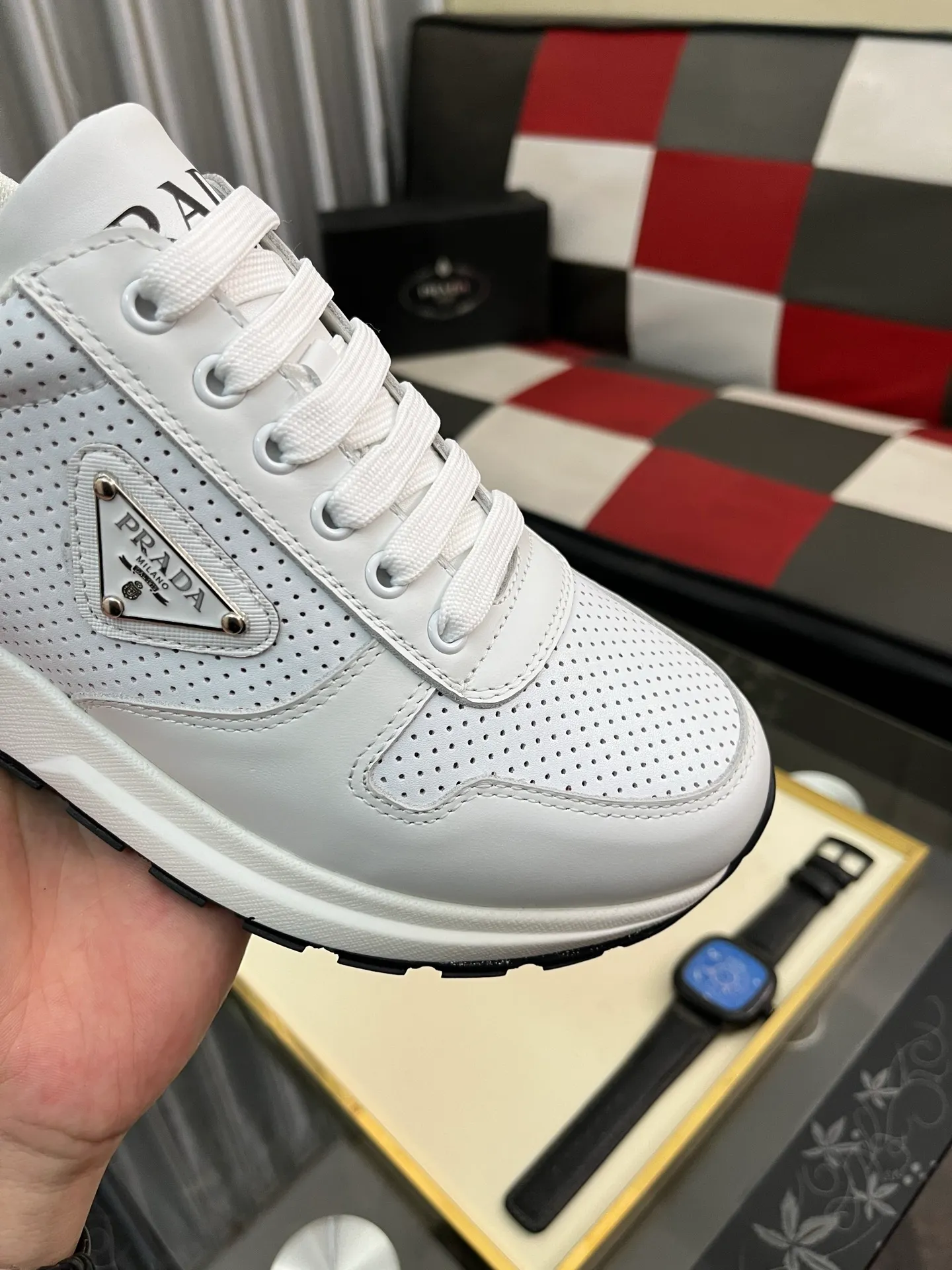 Men's shoes 💰420⌚️⌚️【PRADA】Prada - high-end quality original order 🔍🔍🔍 casual sports shoes - upper: 🔝 Nappa calfskin, brand hollow mesh hot reflective technology, tongue injection brand logo - lining: water-dyed cowhide - outsole: ultra-light TPU foam rubber; molded outsole -Ultra-high quality control and fine workmanship: highlighted (high-end, extravagance, and class) -Size: 38-443️⃣colors available